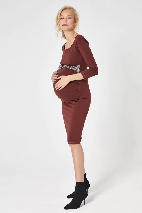 Sukienka ciążowa z ozdobnym wiązaniem - bordowa - Ubrania - Sprawdź teraz!  - JOYFUL
